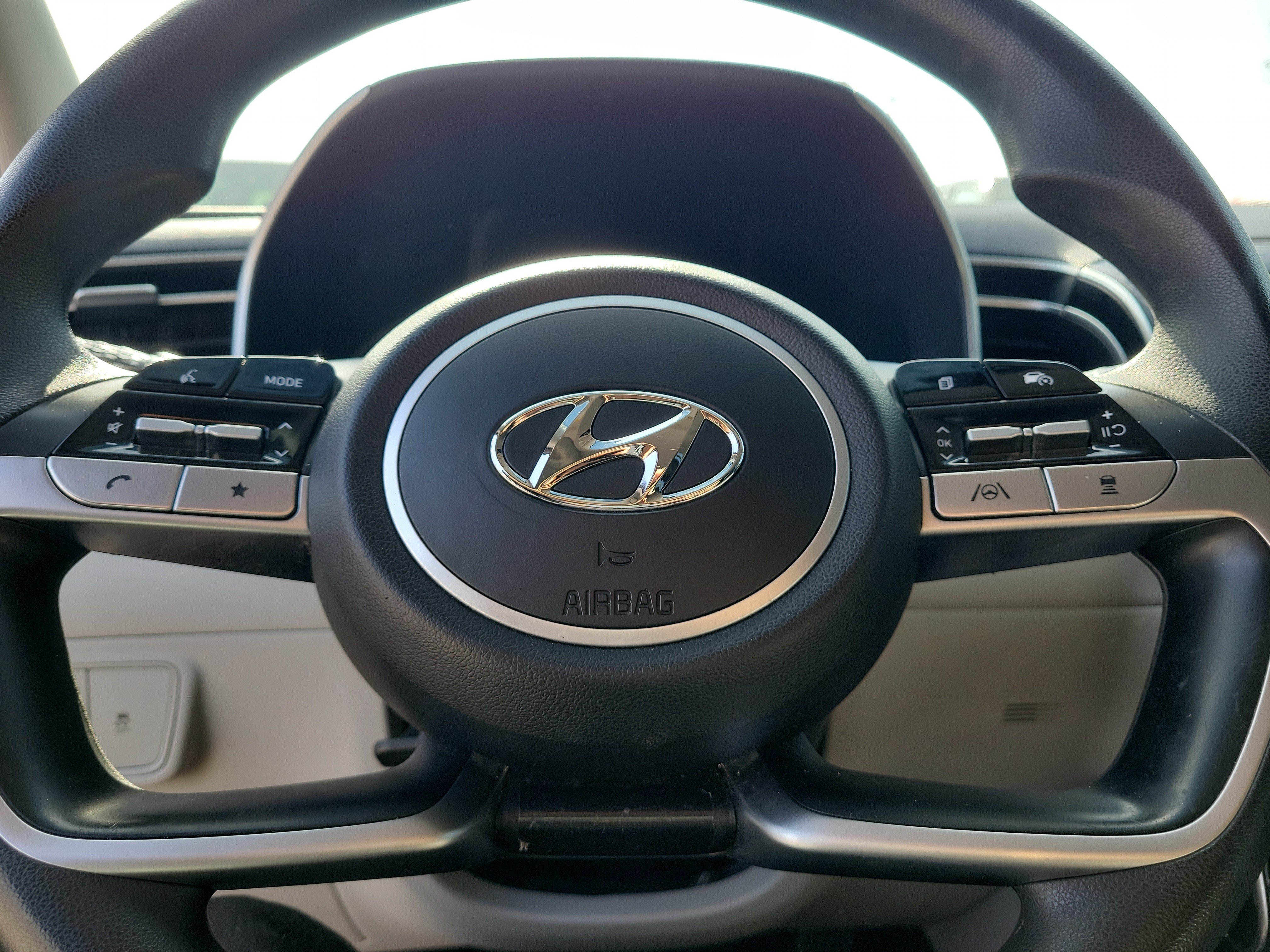 Used 2022 Amazon Gray Hyundai SEL image 17