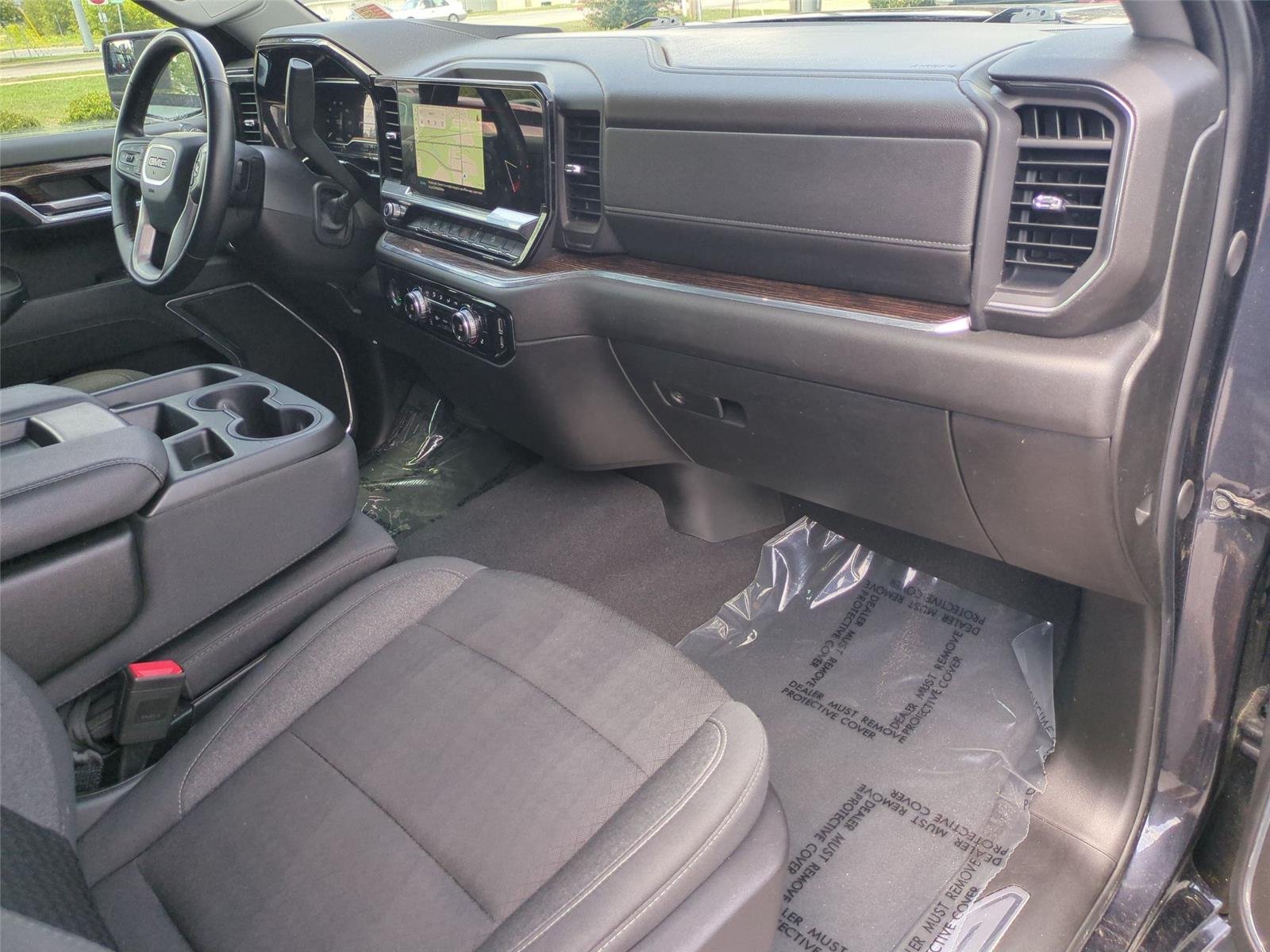 Used 2024 Onyx Black GMC Elevation image 39