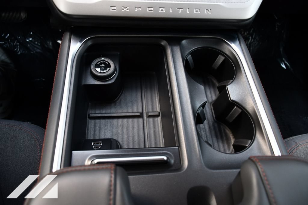 2025 Ford Expedition Active - Photo 21