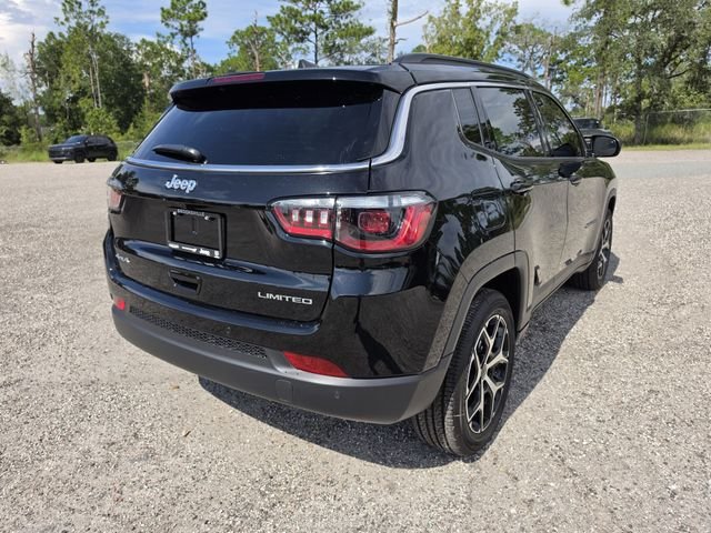 New 2026 Diamond Black Crystal Pearl-Coat Exterior Paint Jeep Limited image 4