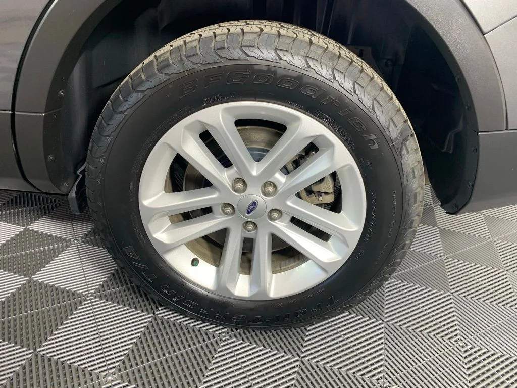 Used 2015 Gray Ford XLT image 26