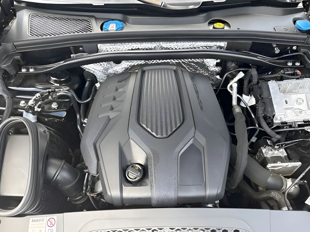 Used 2023  Porsche T image 39
