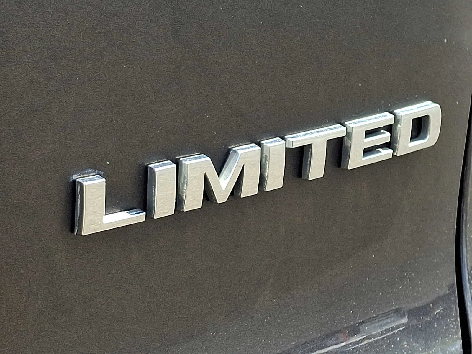 Used 2019 Granite Crystal Clearcoat Metallic Jeep Limited image 32