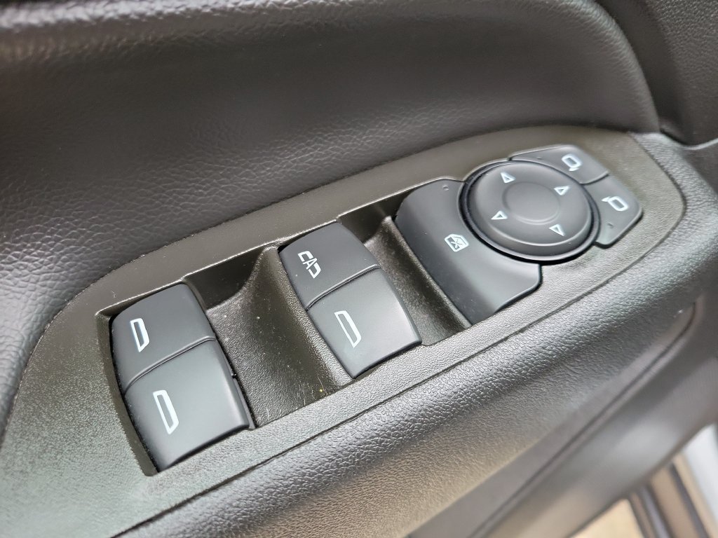 Used 2023 STERLING GRAY METALLIC Chevrolet LT image 18