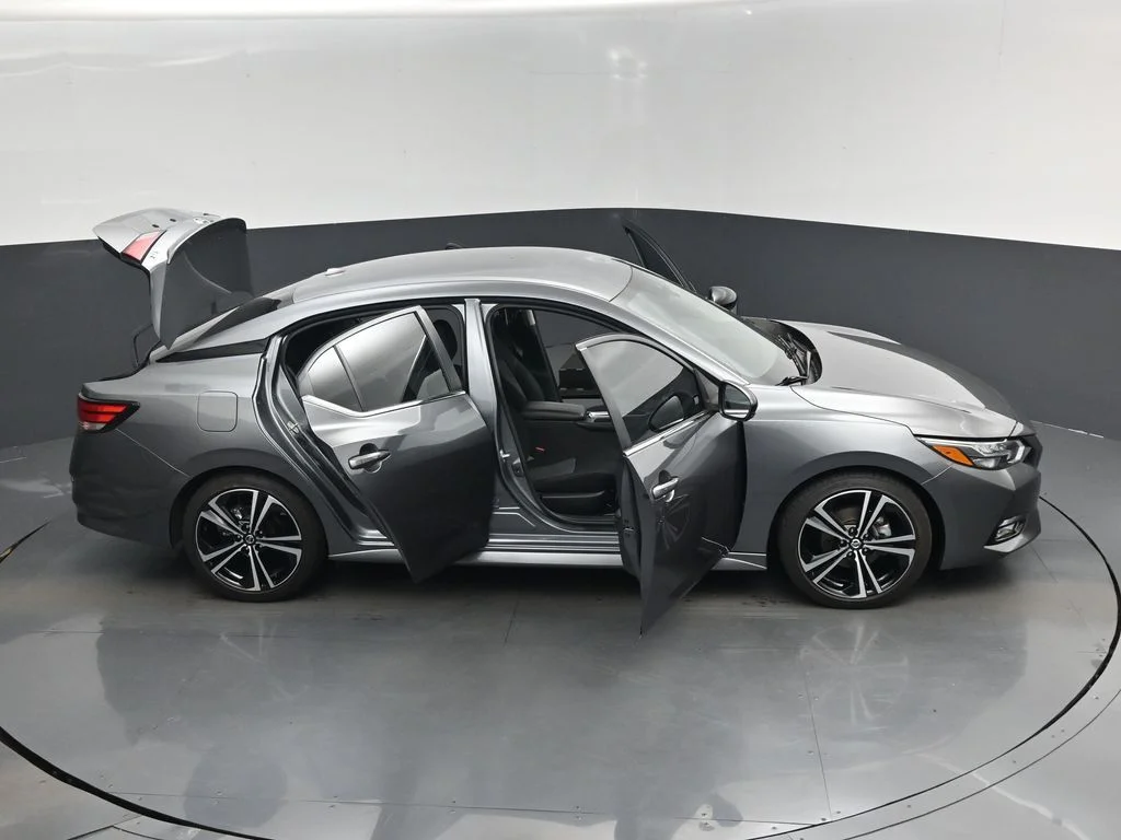 Used 2022 Gray Nissan SR image 18