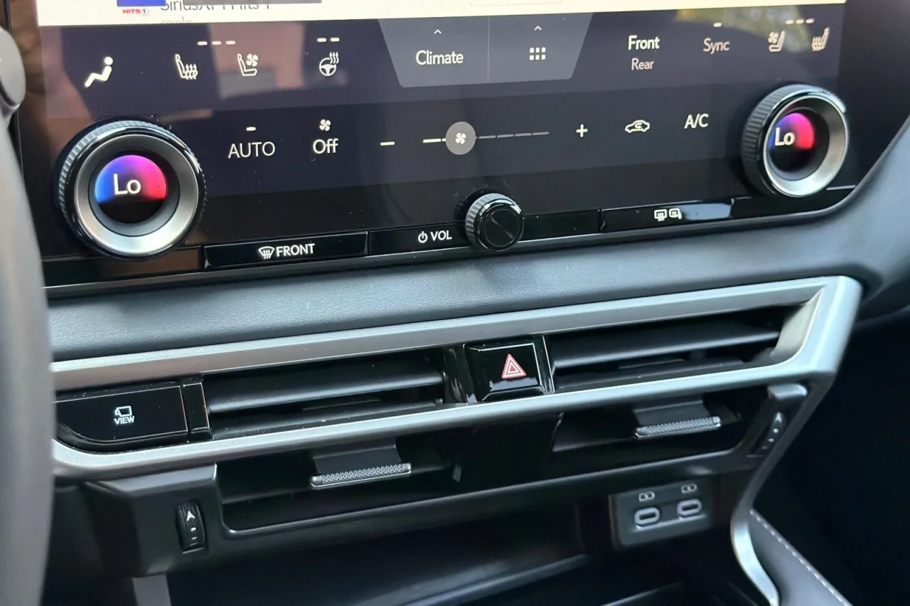 Used 2024  Lexus RX 350 image 19