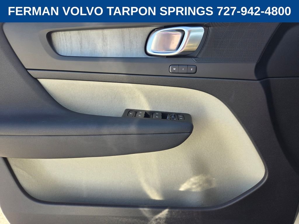 2026 Volvo XC40 Plus - Photo 24
