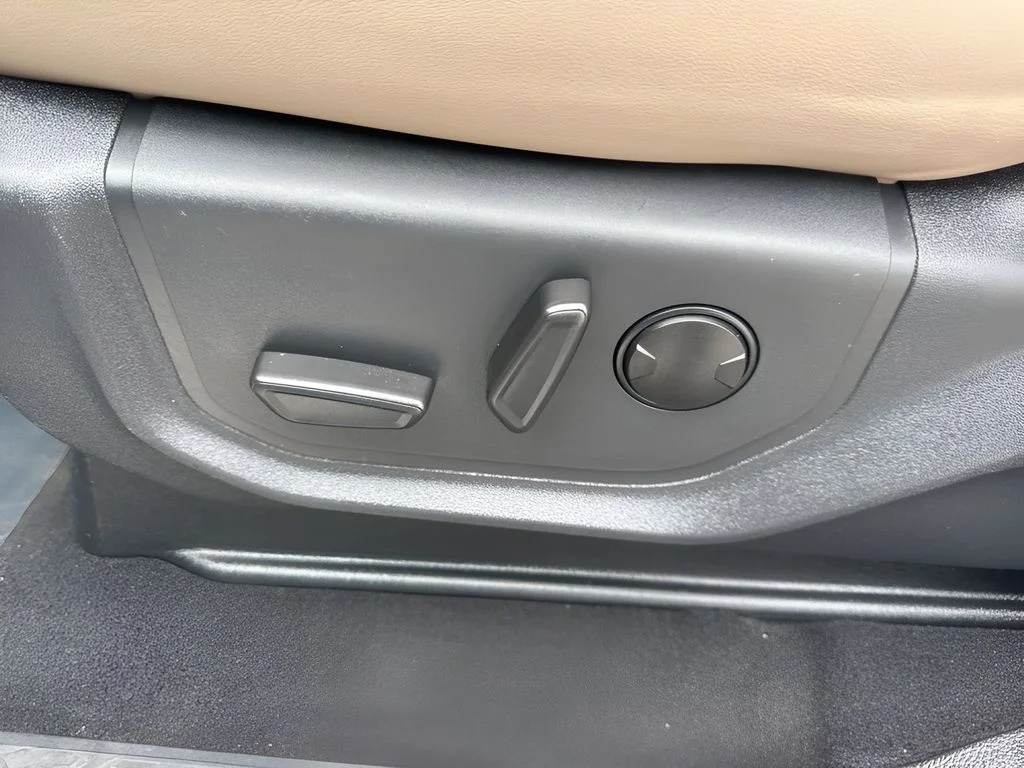Used 2024 White Ford XLT image 10