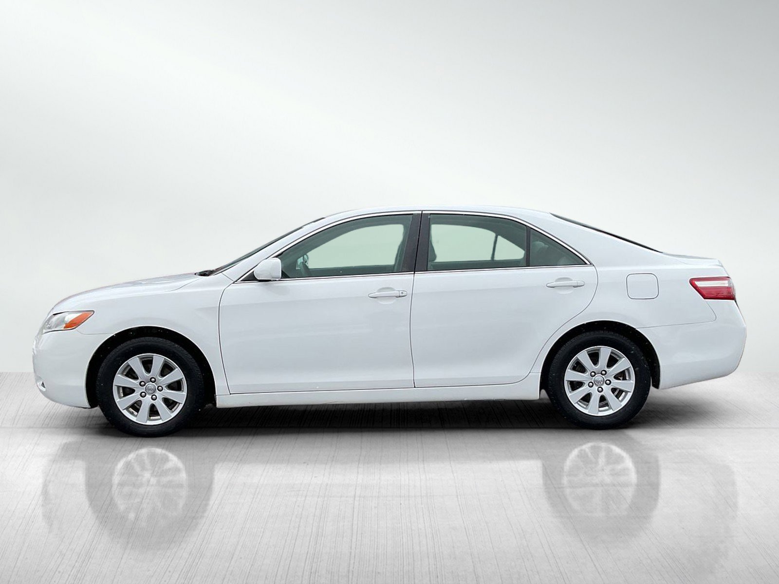 Used 2009 Toyota Camry XLE with VIN 4T4BE46K29R104376 for sale in Brainerd, MN