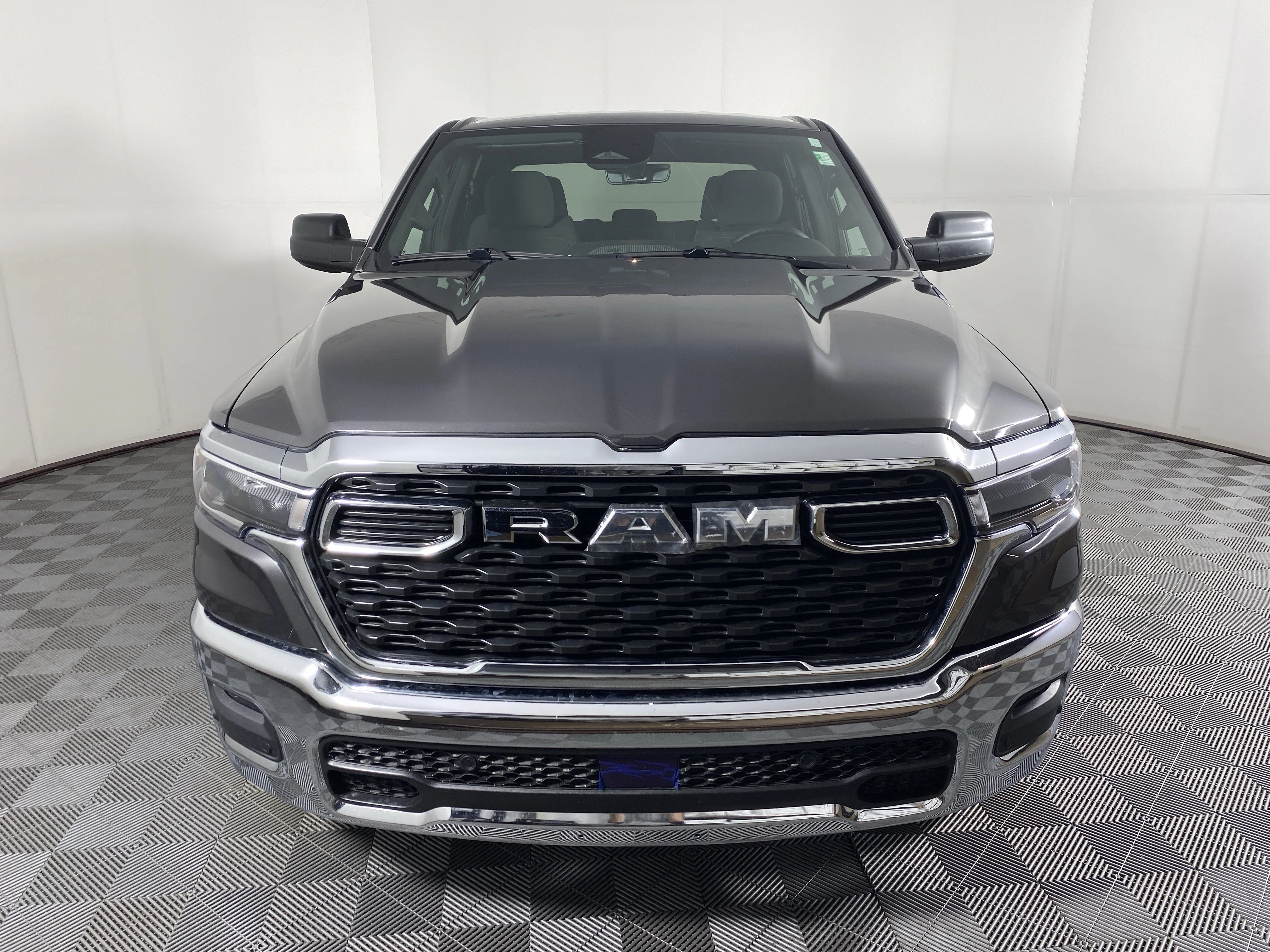 New 2026 Granite Crystal Metallic Clear-Coat Exterior Paint RAM BIg Horn image 9
