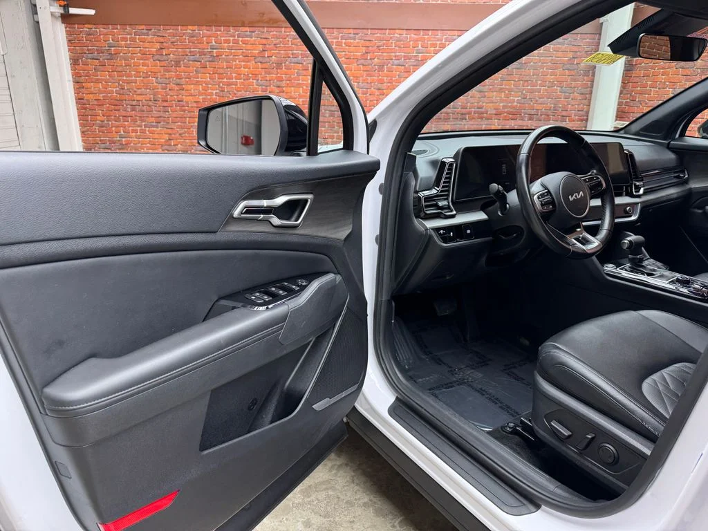 Used 2023 White Pearl Kia X-Line image 8