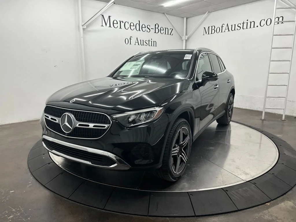 New 2027 Black Mercedes-Benz GLC 300 image 3