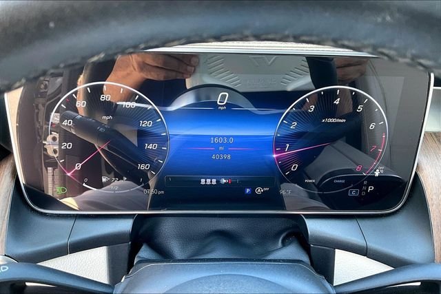Used 2024 Black Mercedes-Benz GLC 300 image 12