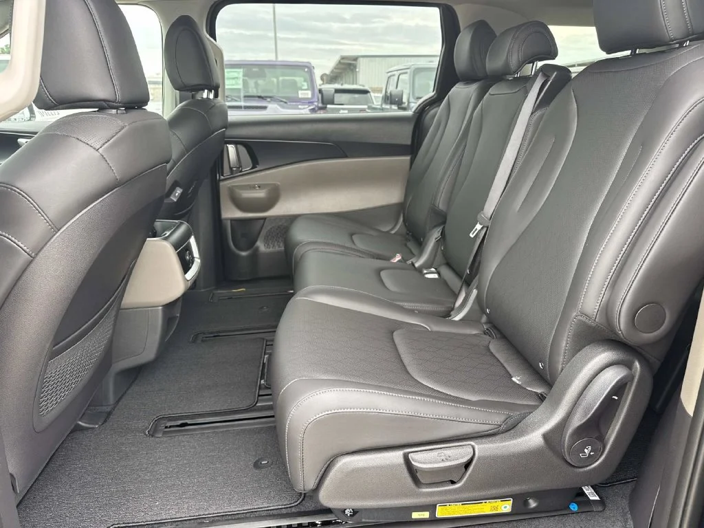 New 2026 Deep Chroma Blue Kia LXS image 7