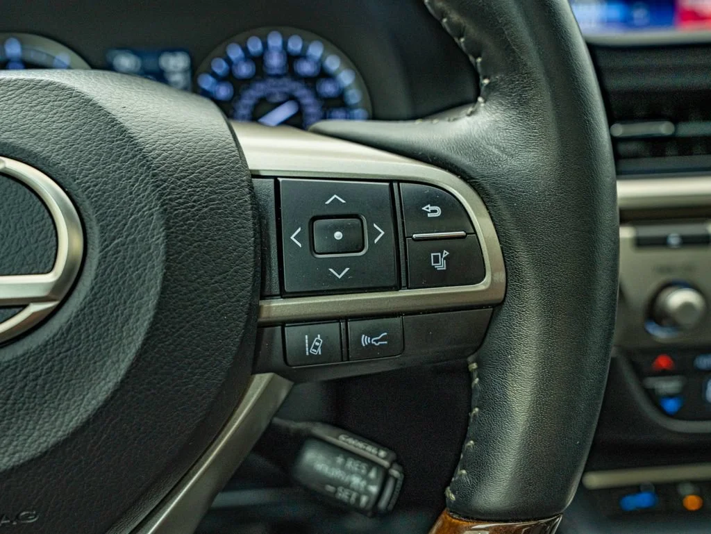 Used 2018 Silver Lexus 350 image 22