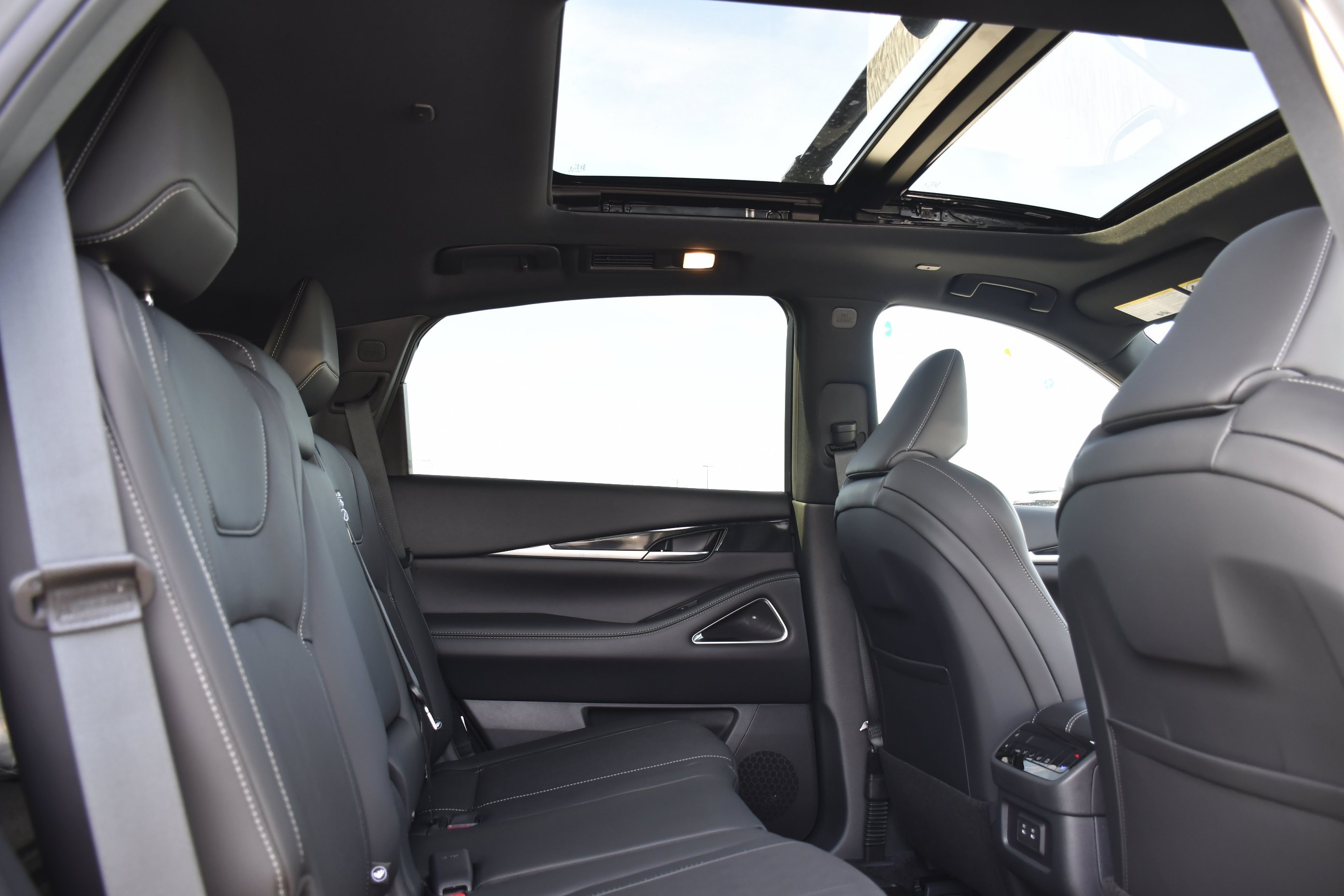 New 2027 HARBOR GRAY INFINITI Sport AWD image 28