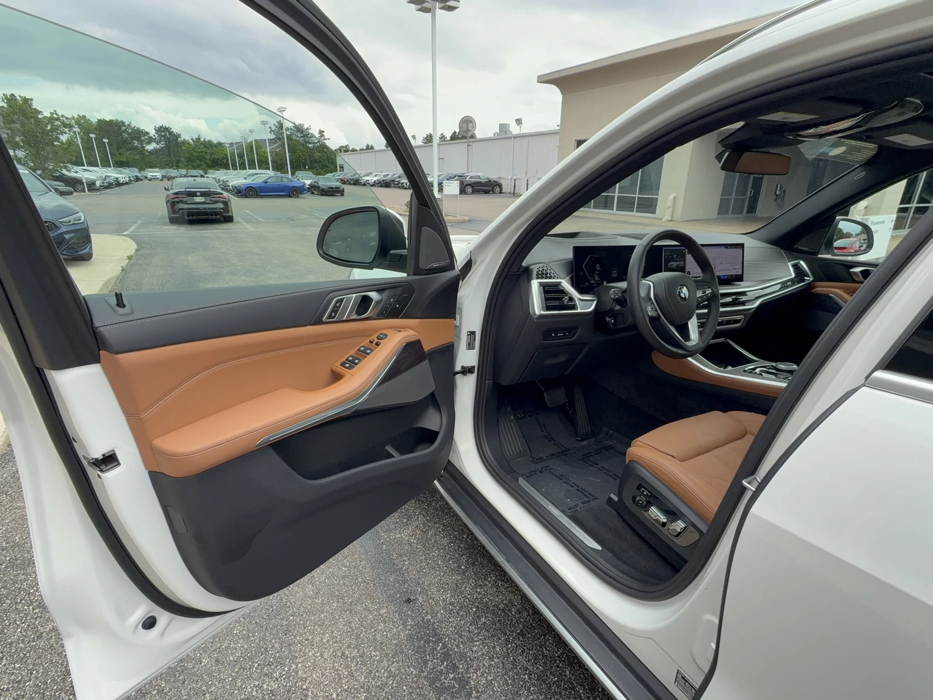 Certified Used 2024 Alpine White BMW xDrive40i image 7