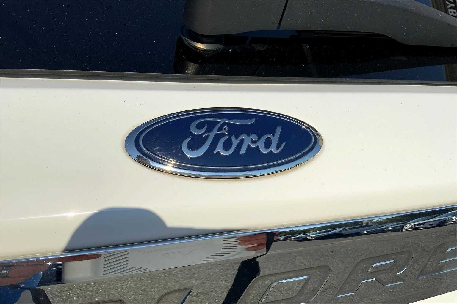 Used 2020 Oxford White Ford XLT image 29