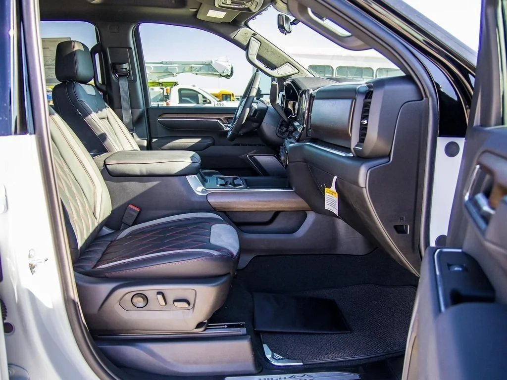 2025 Chevrolet Silverado 3500 HD High Country - Photo 20