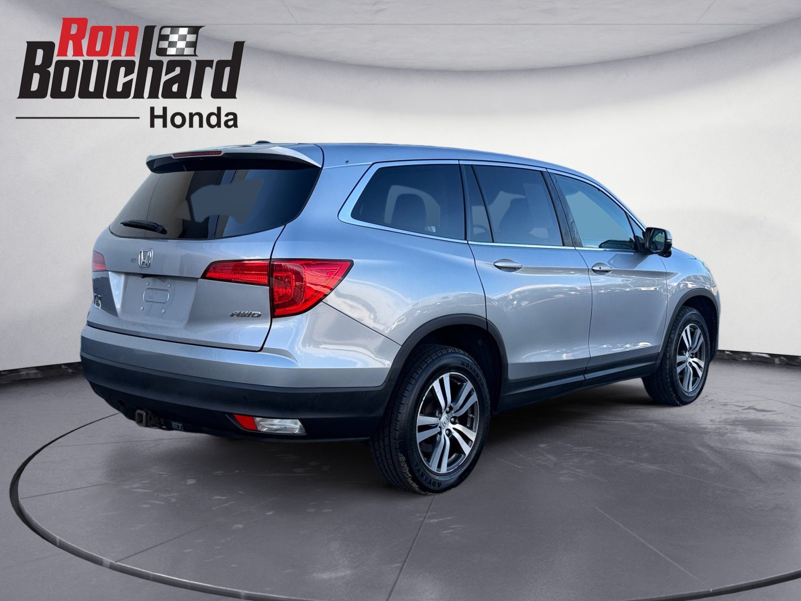 Certified Used 2018 Silver Honda EX-L image 2