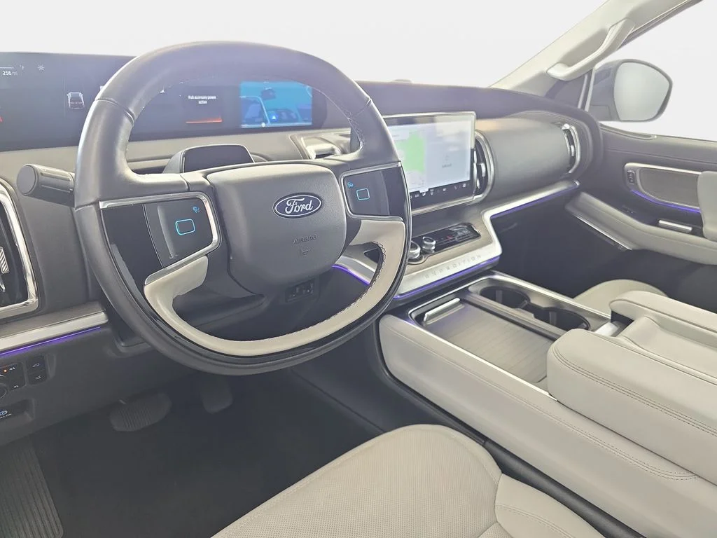 Used 2025 Agate Black Metallic Ford Platinum image 17