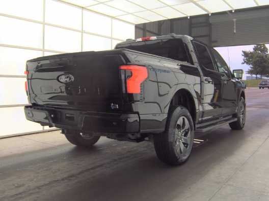Used 2025 Agate Black Metallic Ford Flash image 3