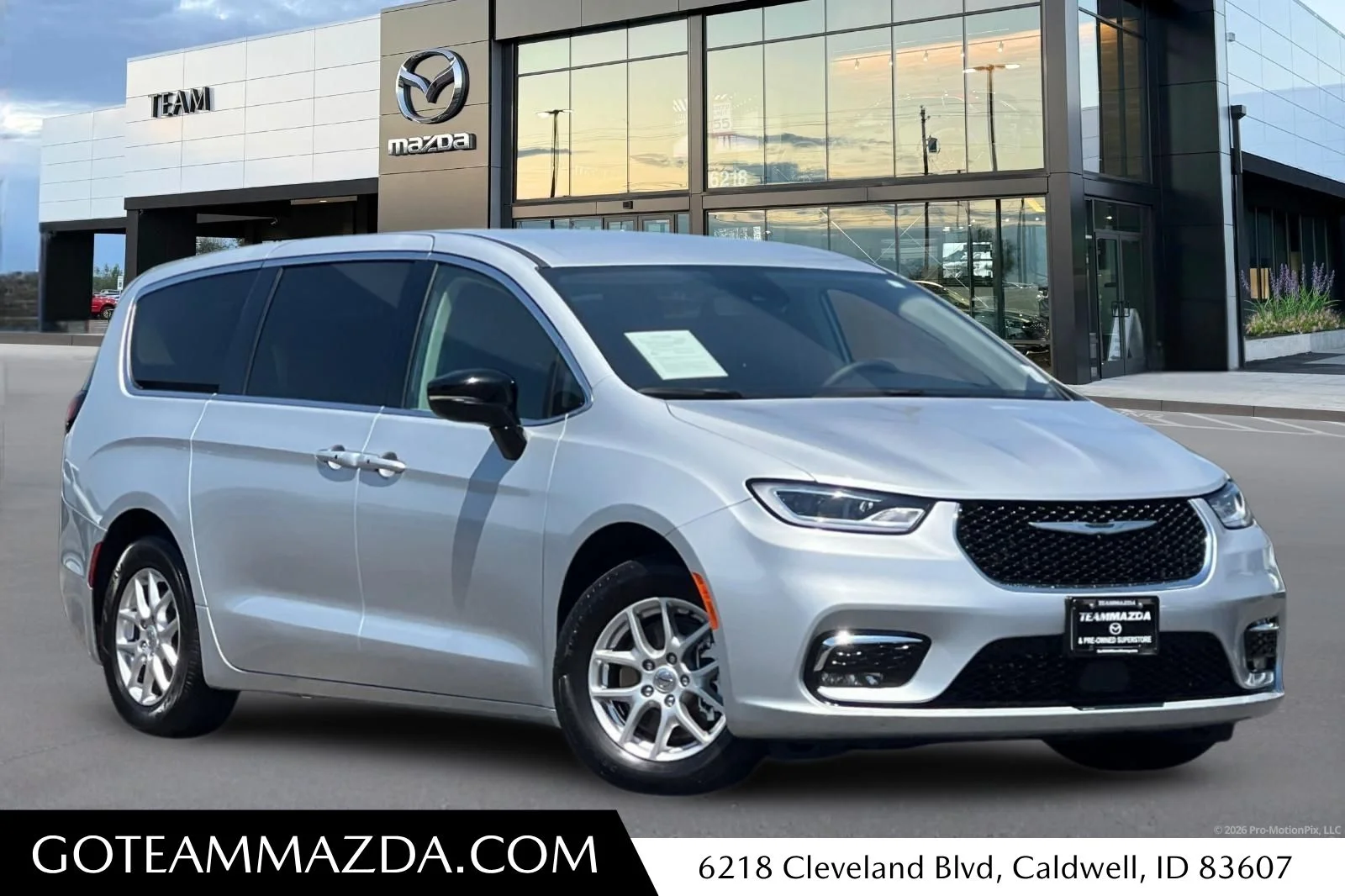 2024 Chrysler Pacifica Touring L