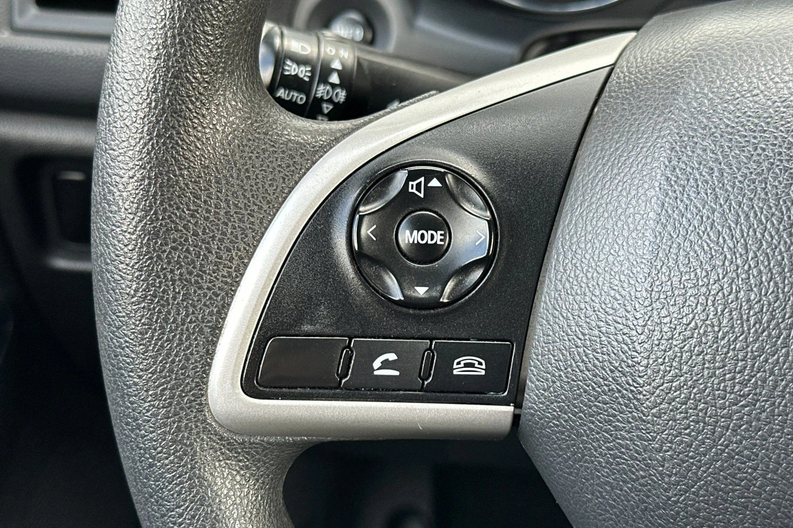 Used 2022  Mitsubishi 2.0 ES image 24