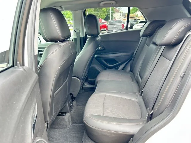 Used 2020 White Chevrolet LT image 14
