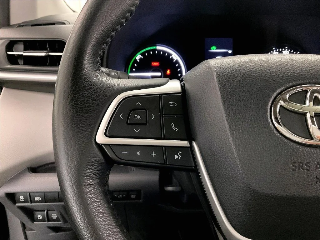 Used 2023 Silver Toyota XLE image 22