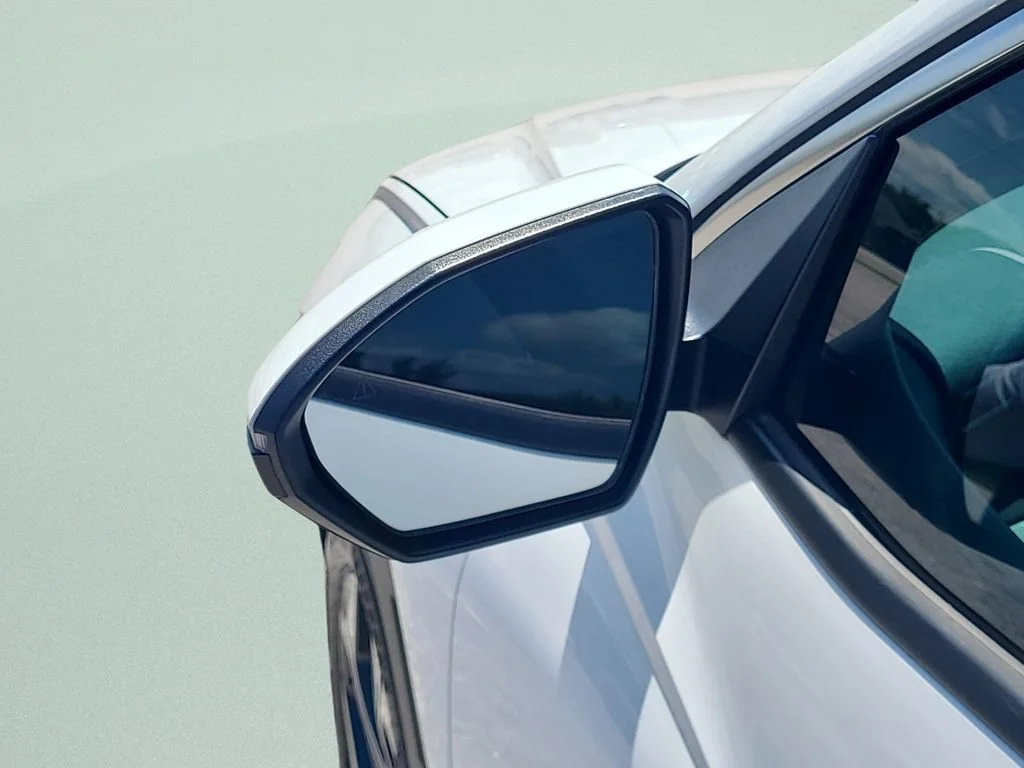 Used 2023 White Hyundai SEL image 24