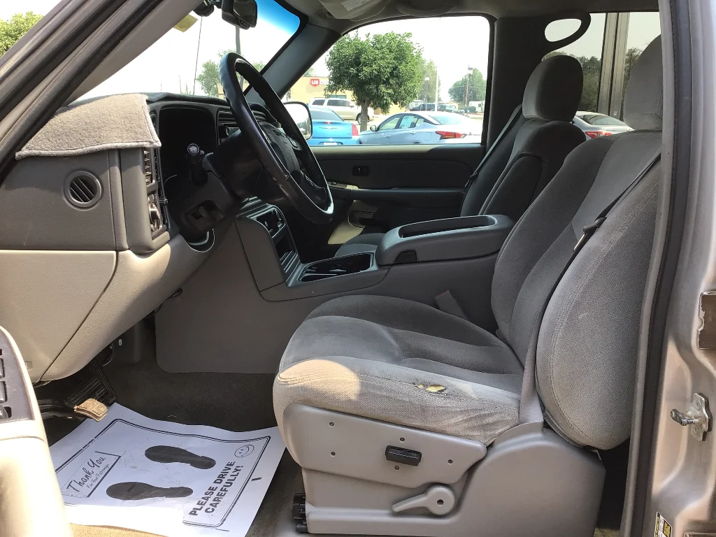 Used 2005 Silver Birch Metallic GMC SLE image 12