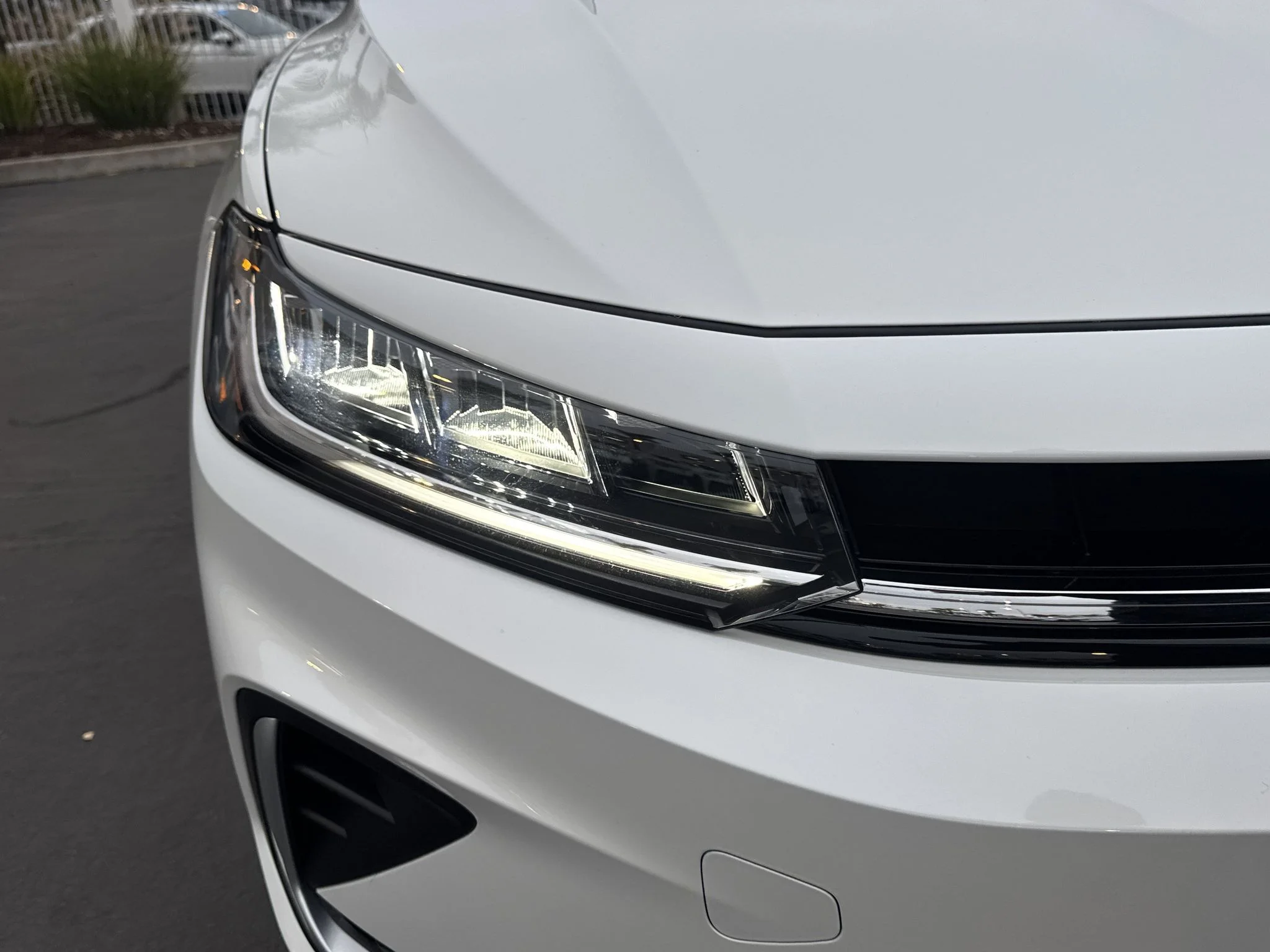 New 2026 Opal White Pearl Volkswagen SE image 9