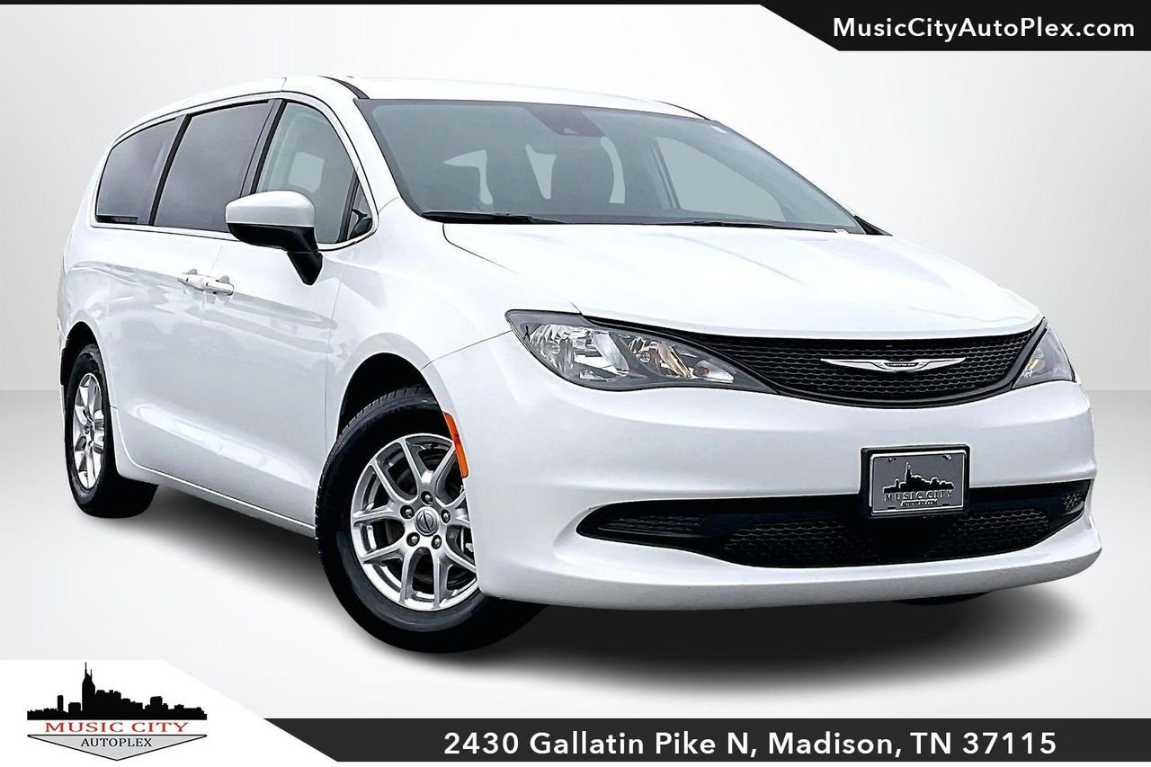 2023 Chrysler Voyager LX