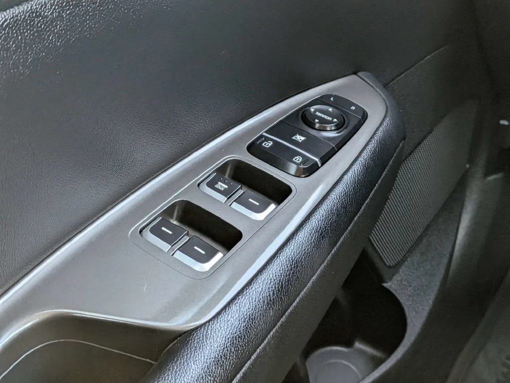 Used 2020 Purple Kia LX image 18