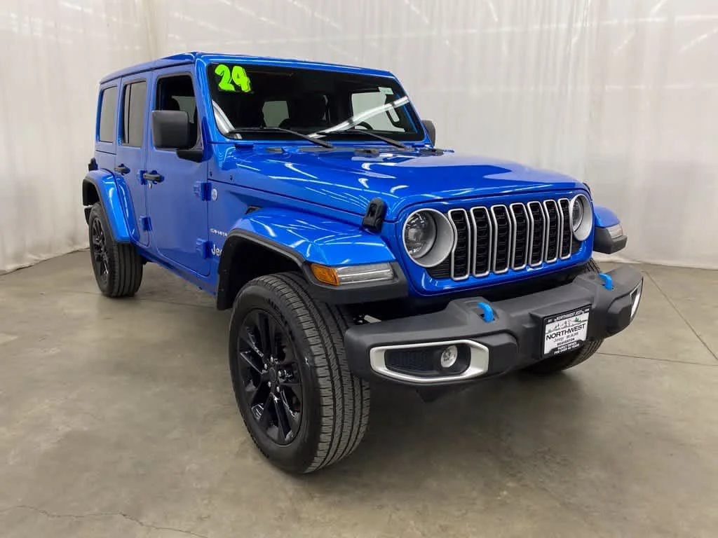 Used 2024 Hydro Blue Pearlcoat Jeep Sahara image 8