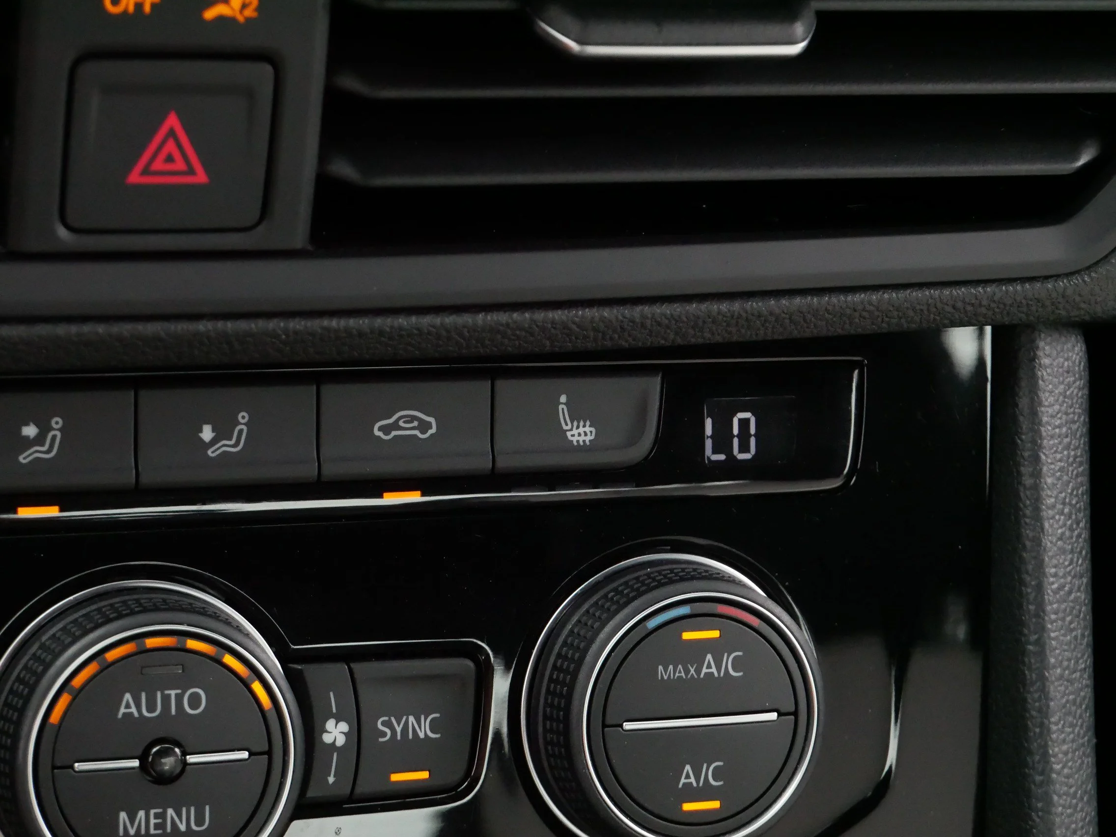 Used 2019 Deep Black Pearl Volkswagen R-Line image 28
