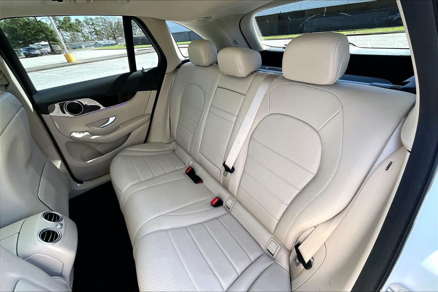 Used 2021 Polar White Mercedes-Benz GLC 300 image 21