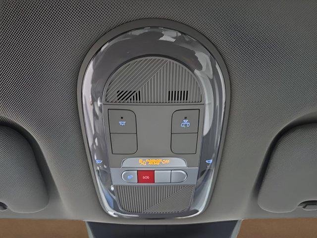 New 2025 Black Hyundai SEL image 30