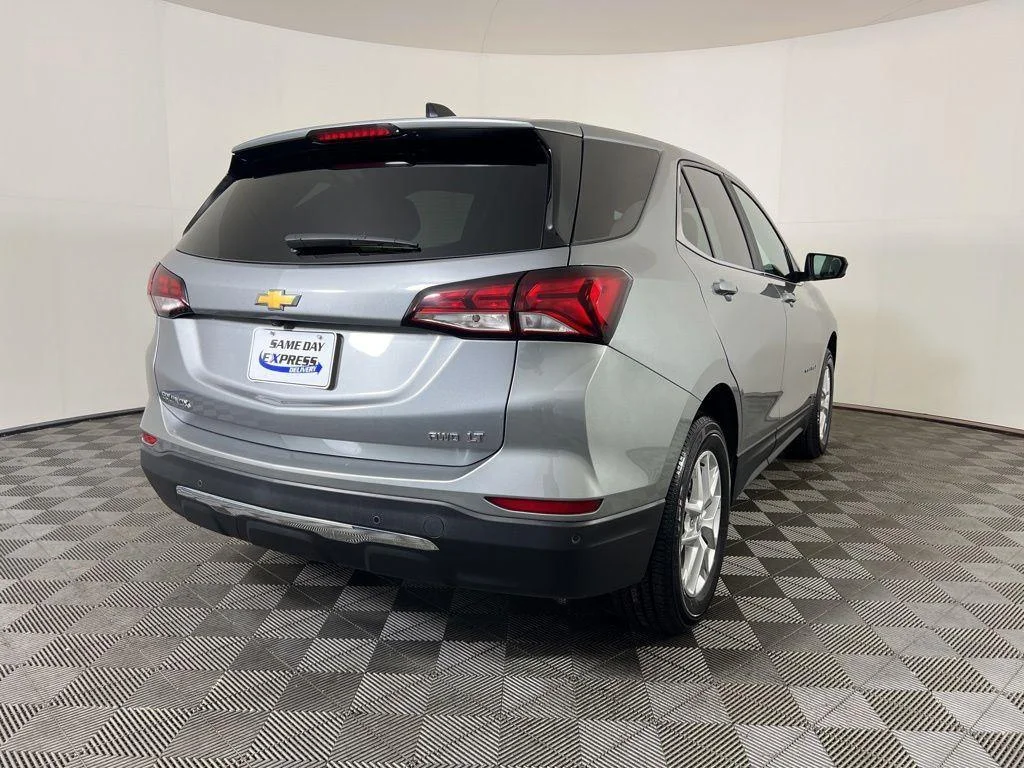 Used 2024 Sterling Gray Metallic Chevrolet LT image 27