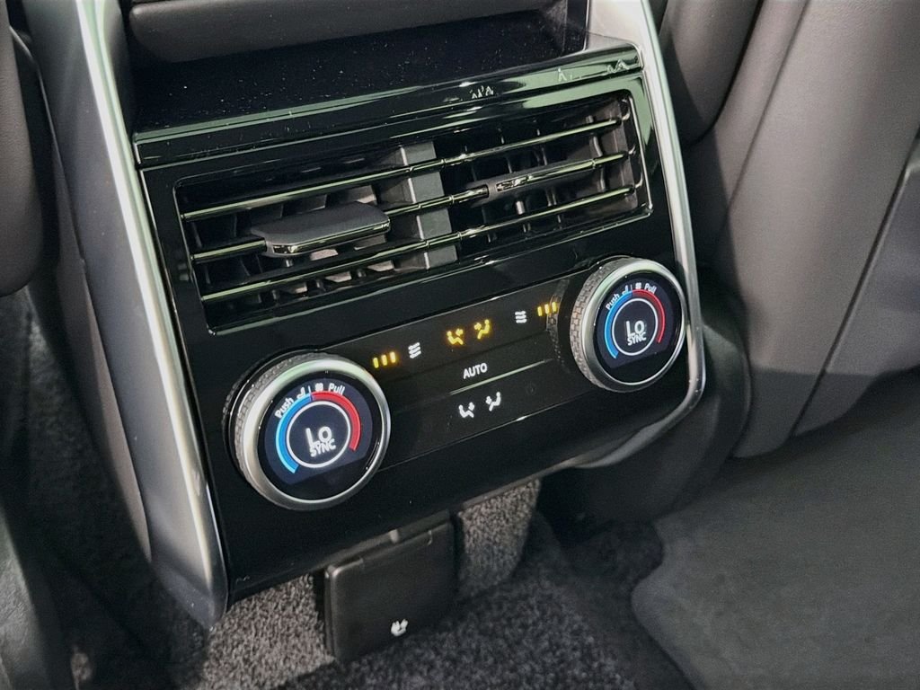 New 2027 Santorini Black Land Rover SE image 27