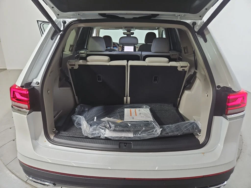 New 2026 White/off-white Volkswagen 2.0T SE w/Technology image 21
