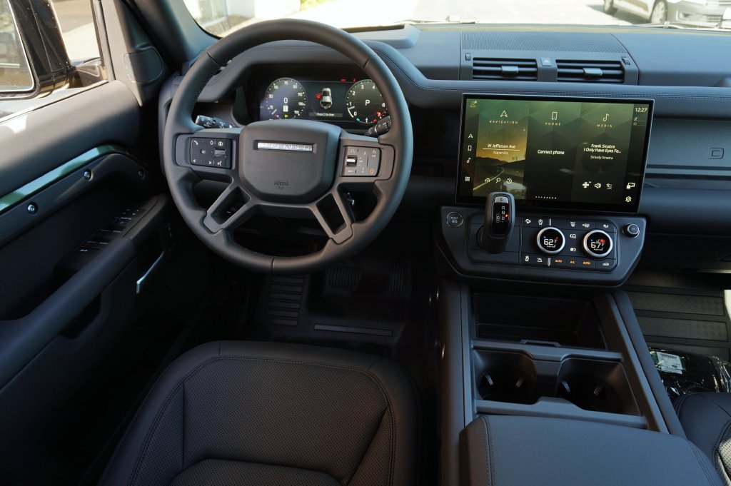 New 2026 Woolstone Green Land Rover S image 15