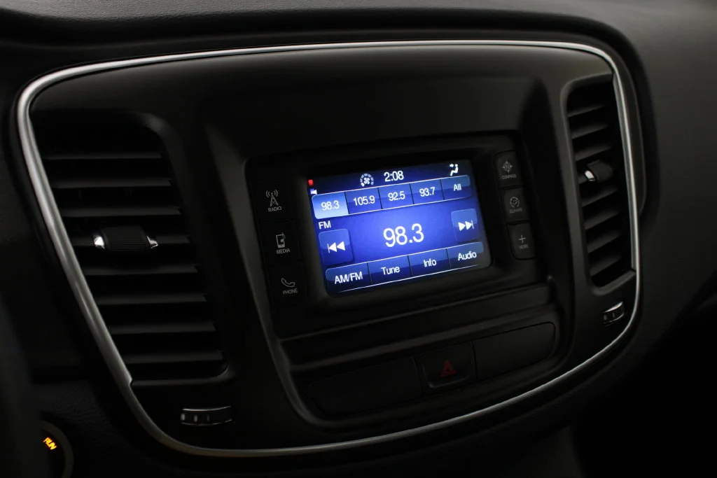 Used 2016 Gray Chrysler Limited image 28