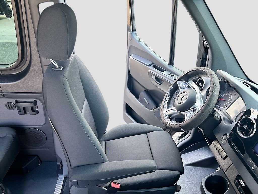 New 2026  Mercedes-Benz Passenger 170 WB image 43