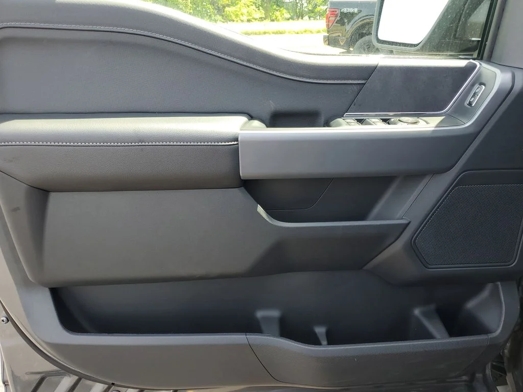 New 2026 Carbonized Gray Metallic Ford XLT image 19