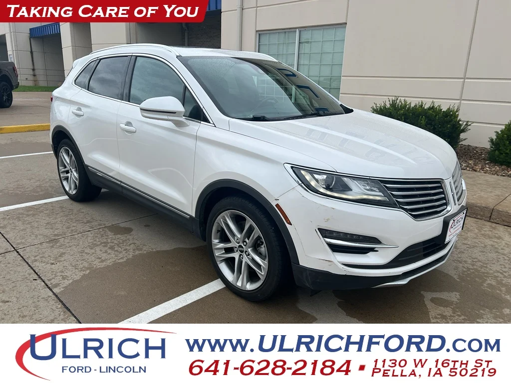 Used 2015 White Platinum Tri-Coat Metallic Lincoln Base image 1