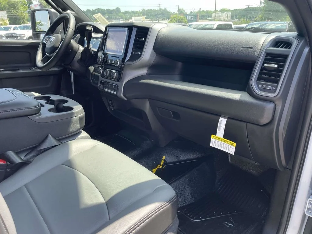 New 2026 Bright White Clearcoat RAM Tradesman image 14