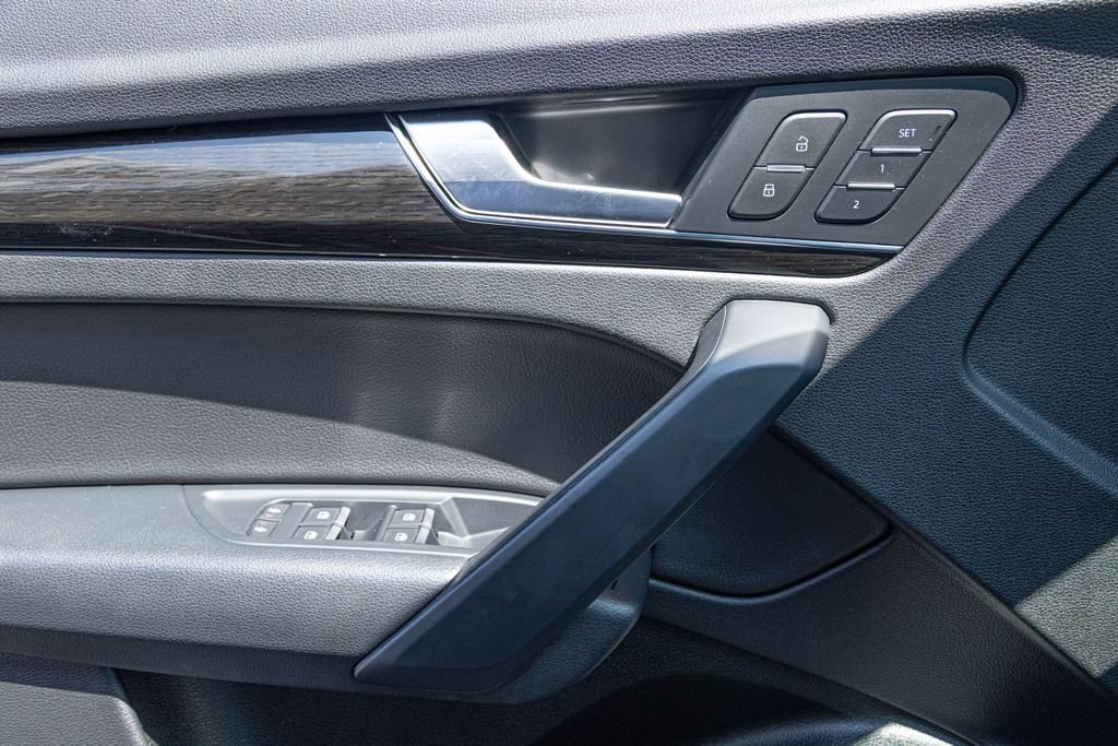 Used 2020  Audi 45 Premium image 25