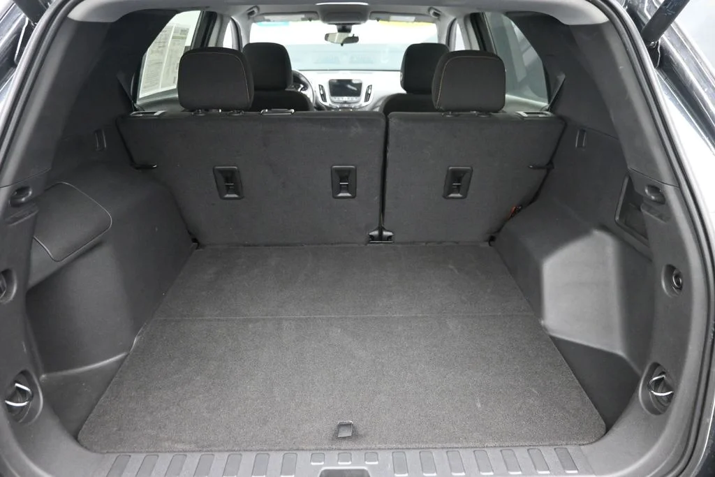 Used 2023 Gray Chevrolet LT image 11